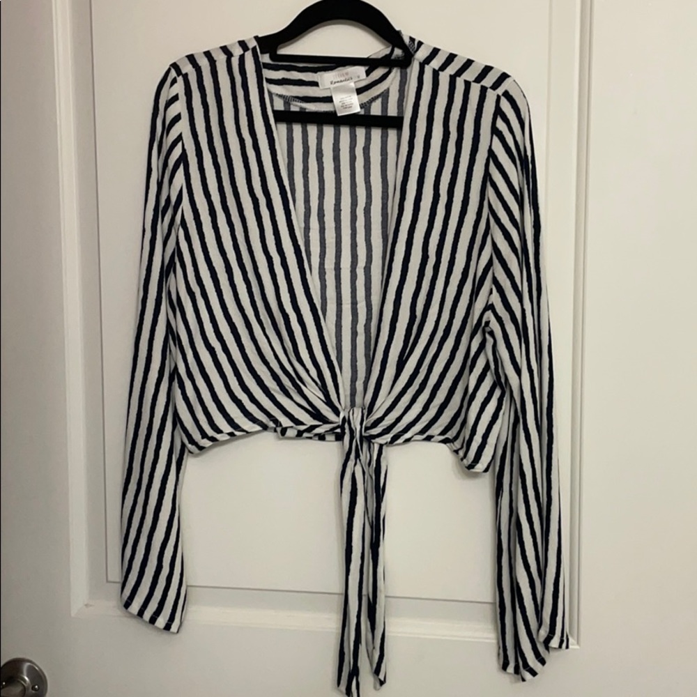 Long sleeve crop top